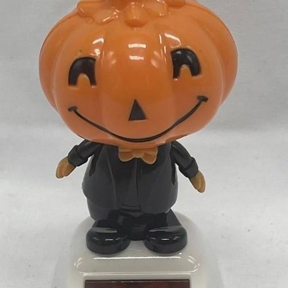 Solar Powered Dancing Toy New - HALLOWEEN - Pumpkin With Black Suit Orange Tie